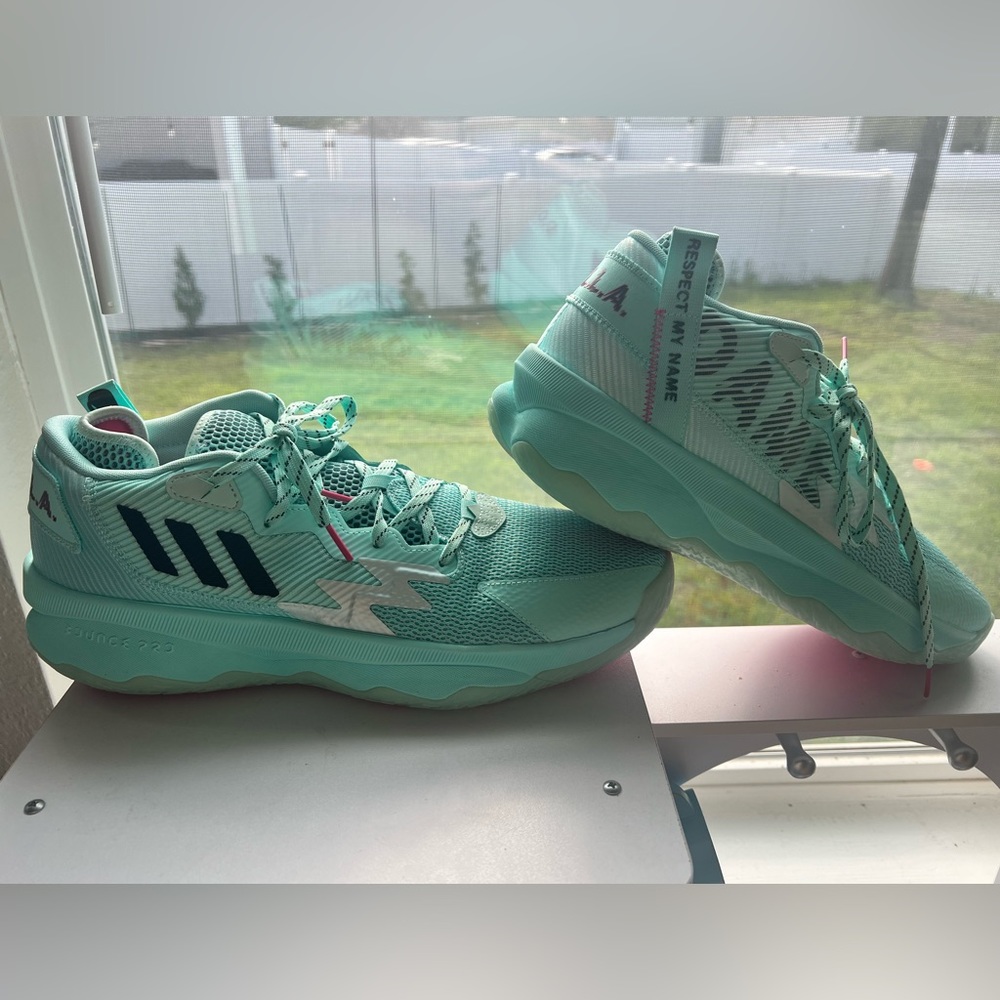 Adidas Dame 8